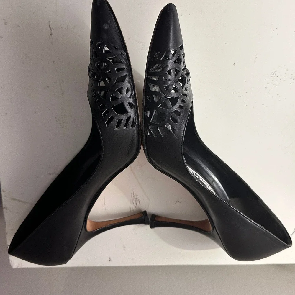 Manolo Blahnik Black Leather Laser Cut Geometric‎ Pointed Toe Pumps Stiletto 37